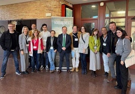El director del Imida, Andrés Martínez, junto al resto del equipo que participó en el congreso Agroalnext en Orihuela.