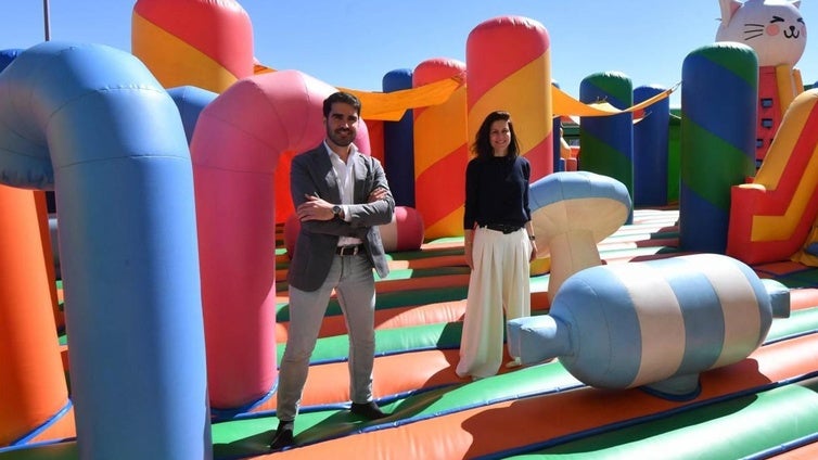 El concejal de Cultura e Identidad, Diego Avilés, en la presentación del parque hinchable Funbox.