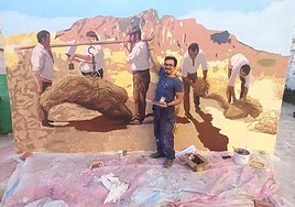 Luis Rincón, durante el proceso de creación de 'La Industria del Esparto' en Abanilla.