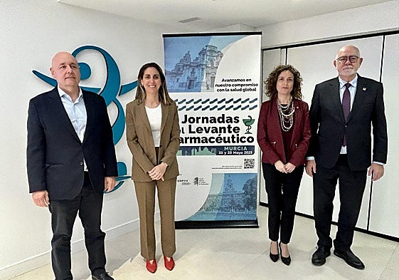 Andrés García, Paula Payá, Rosa Arnau y Jaime Giner, en el Colegio de Farmacéuticos de la Región de Murcia.