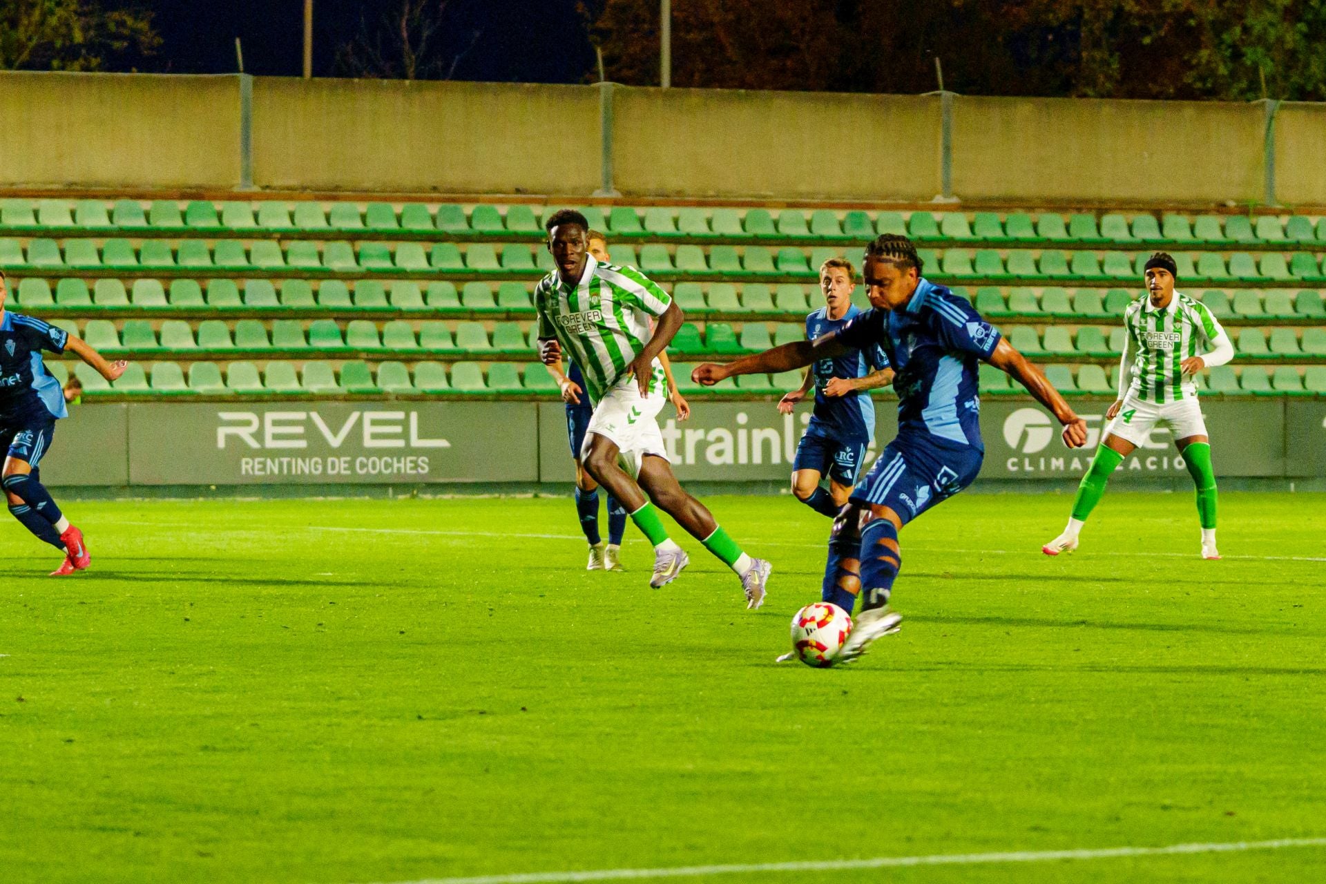 La victoria del Real Murcia frente el Betis Deportivo, en imágenes