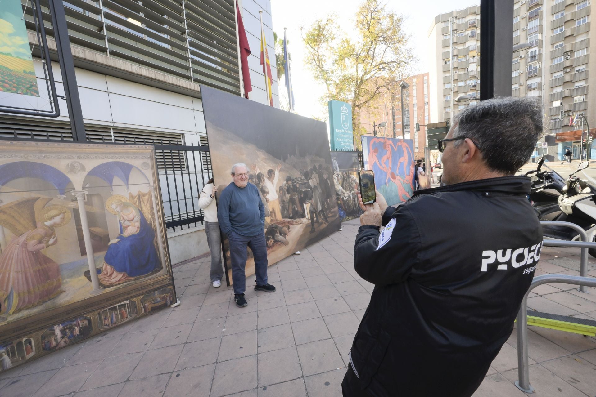Los alumnos del IES La Flota pasean el arte por las calles de Murcia