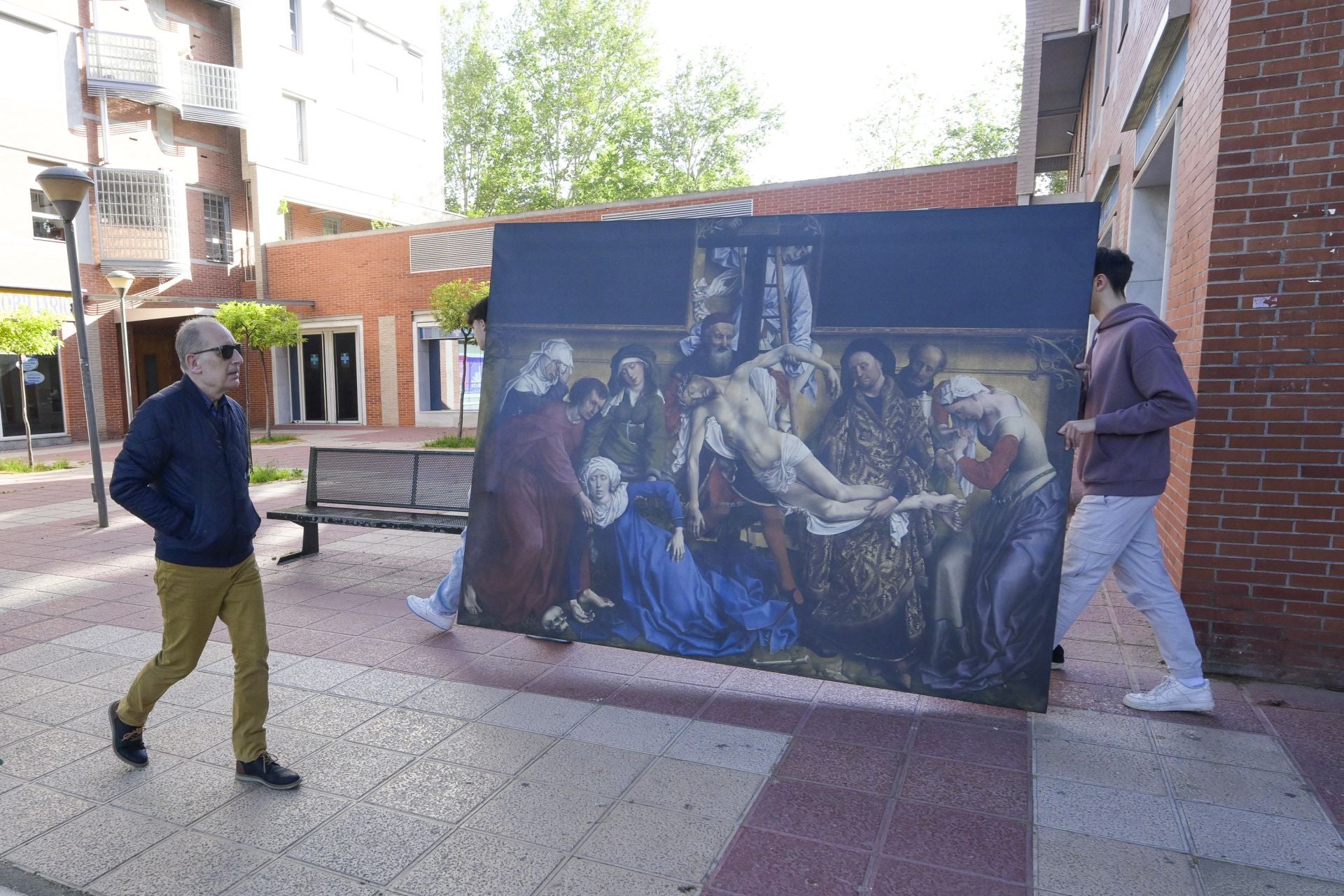 Los alumnos del IES La Flota pasean el arte por las calles de Murcia