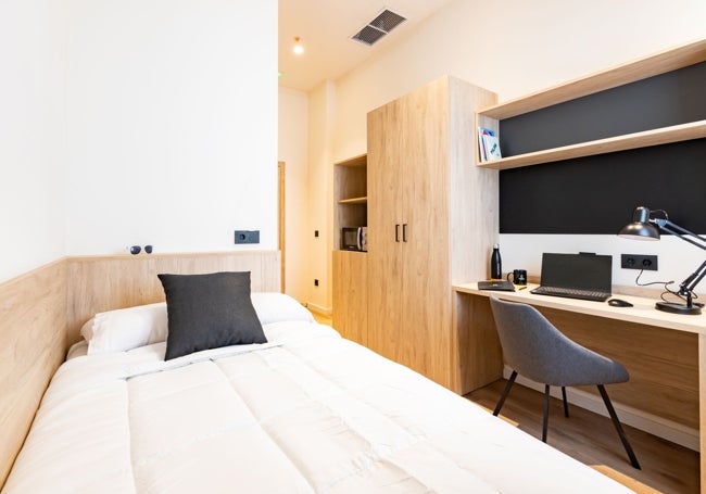 Habitación individual completamente equipada.