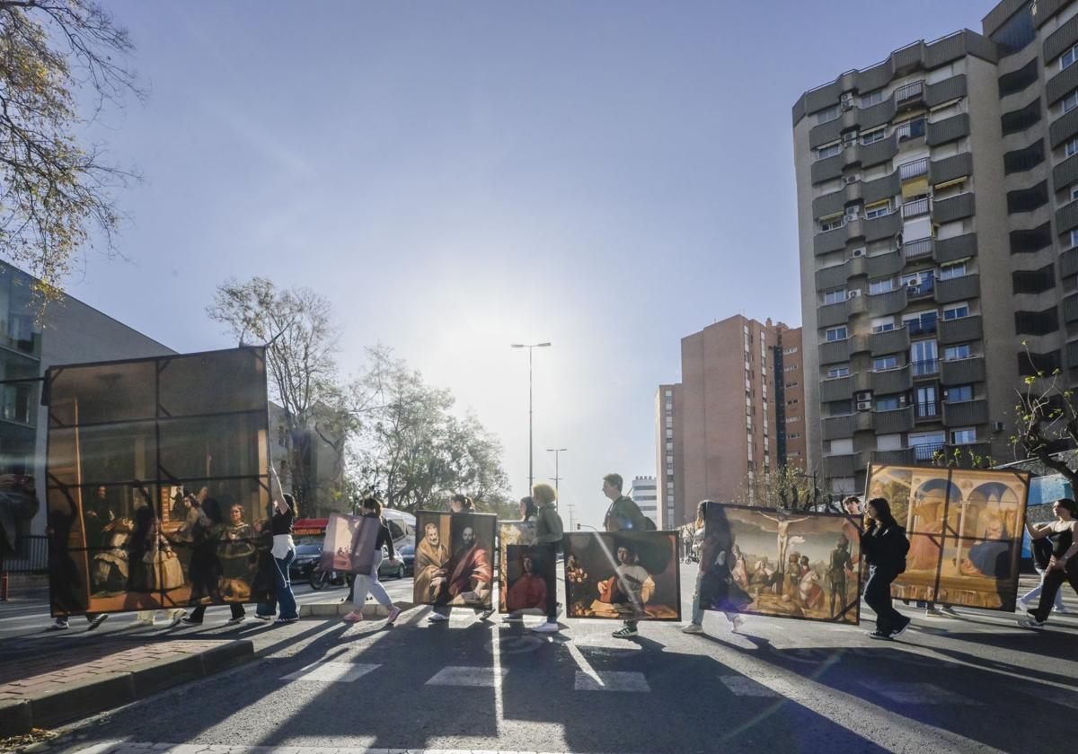 Los alumnos del IES La Flota pasean el arte por las calles de Murcia | La Verdad