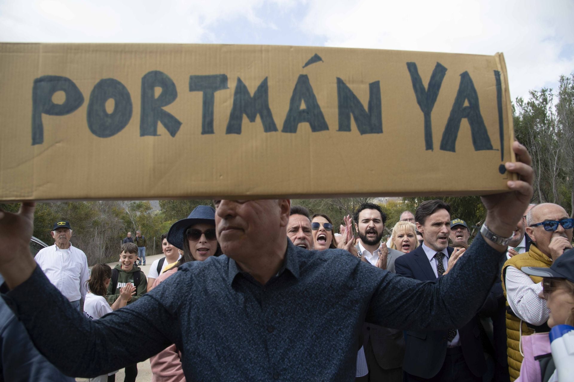 La manifestación con motivo de la reunión para la regeneración de la bahía de Portmán, en imágenes
