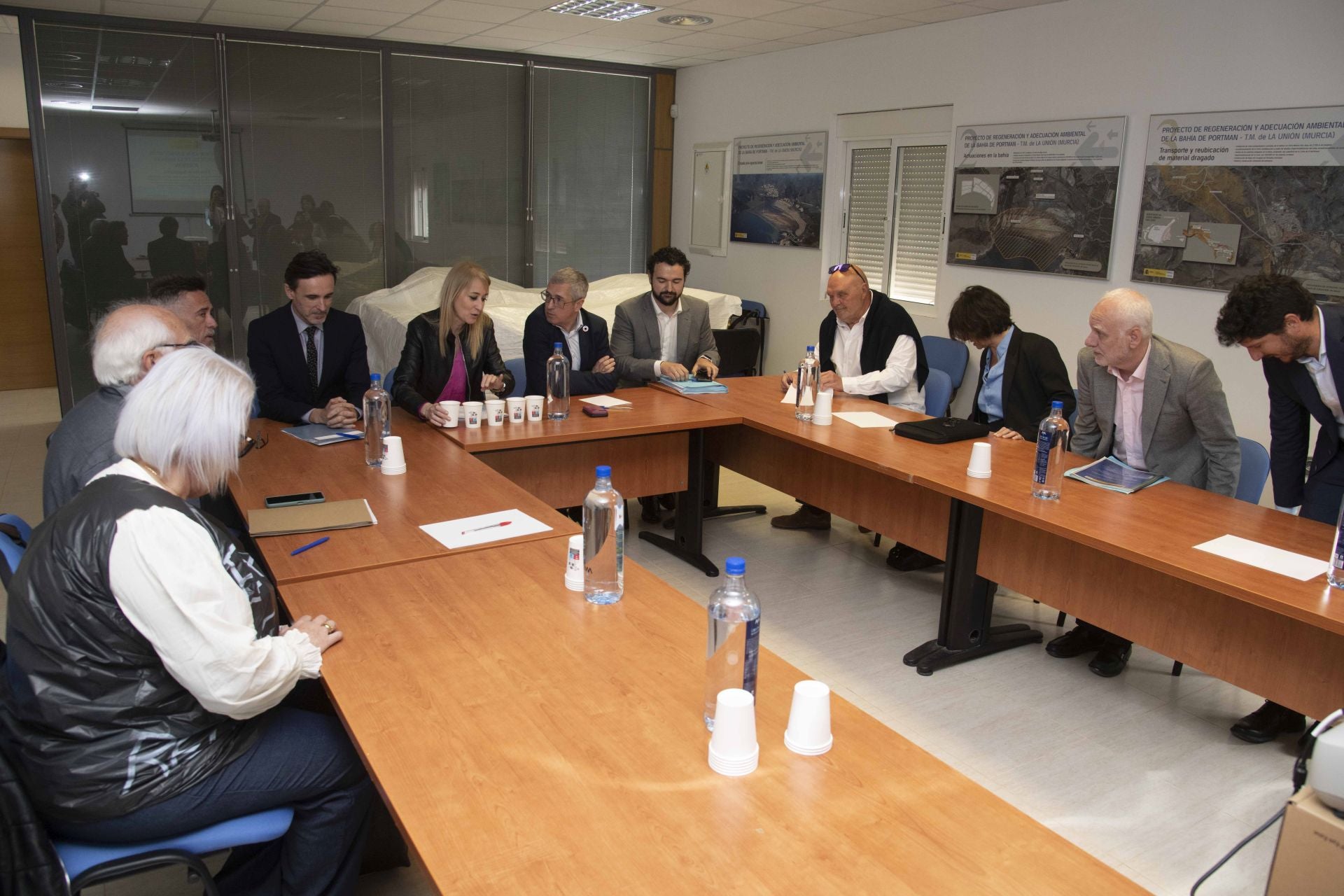La manifestación con motivo de la reunión para la regeneración de la bahía de Portmán, en imágenes