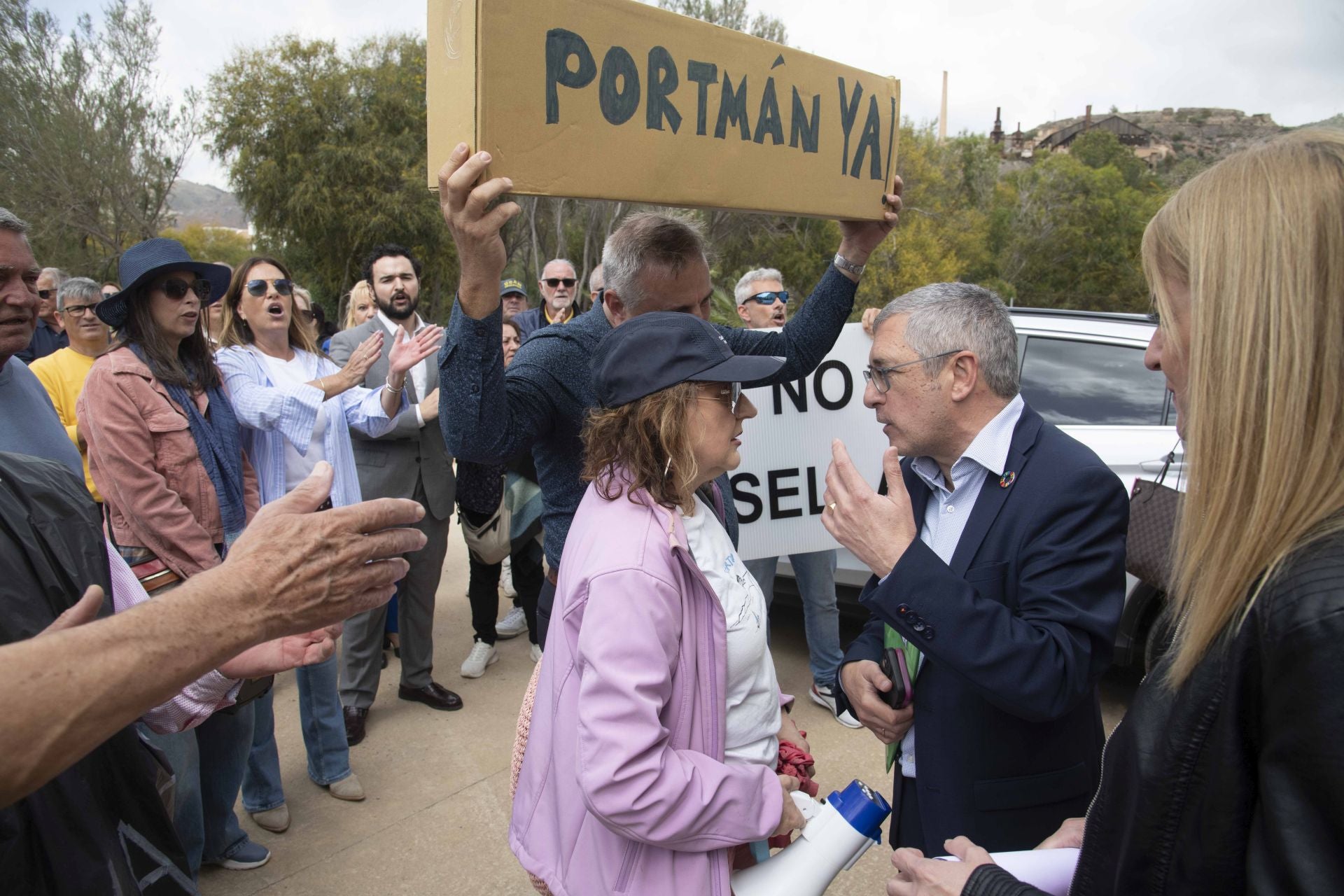 La manifestación con motivo de la reunión para la regeneración de la bahía de Portmán, en imágenes