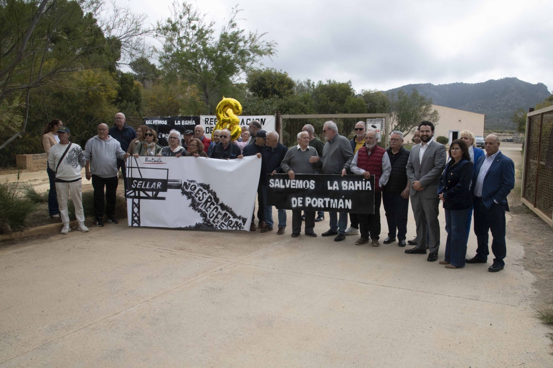 La manifestación con motivo de la reunión para la regeneración de la bahía de Portmán, en imágenes