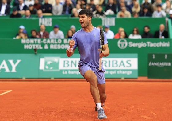 Carlos Alcaraz celebra un punto, este domingo en la final del Masters de Montecarlo.