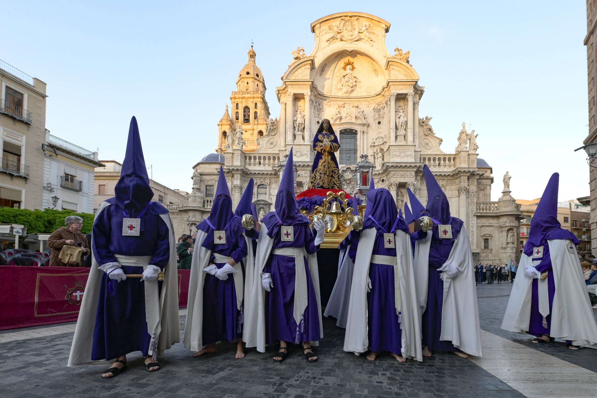 La procesión del Rescate y la Esperanza del Martes Santo en Murcia, en imágenes
