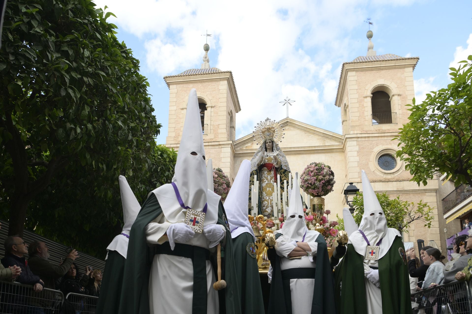 La procesión del Rescate y la Esperanza del Martes Santo en Murcia, en imágenes