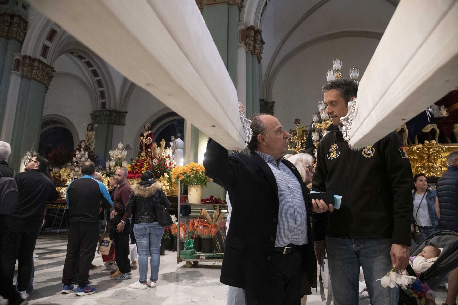 A por la cena con las manos lavadas