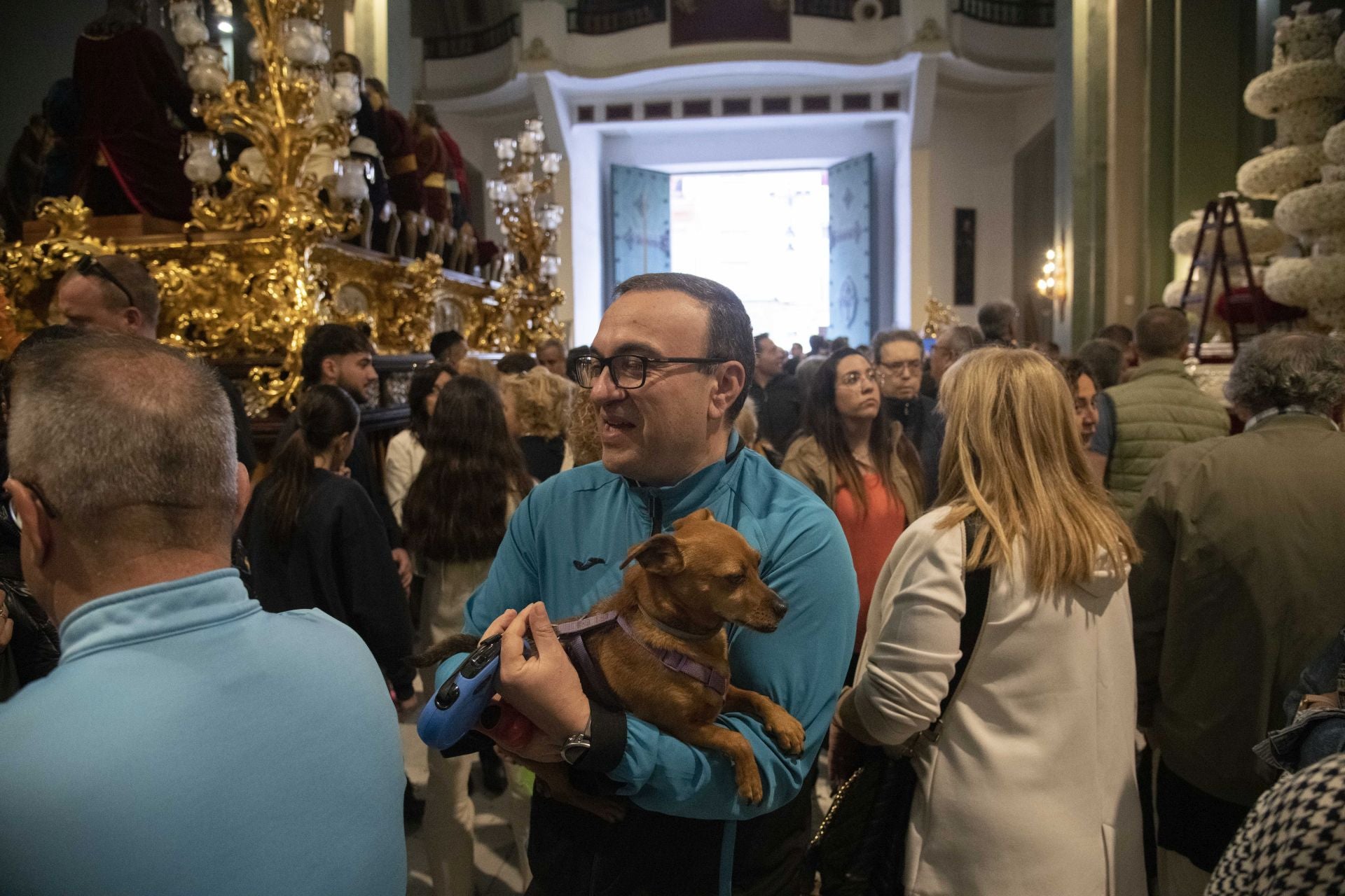 A por la cena con las manos lavadas