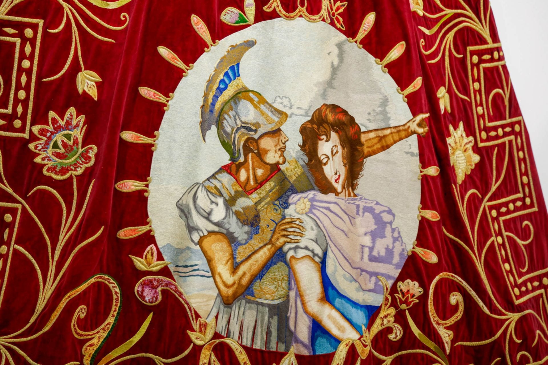 Las imágenes de la exposición &#039;Bordados del siglo XX&#039; en Lorca