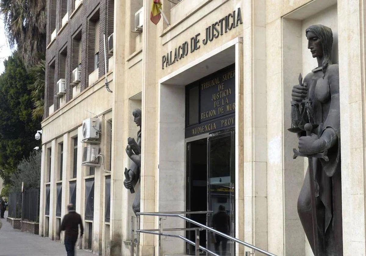 El TSJ desestima la reclamación de una doctora del SMS que solicitó el abono de las guardias durante su baja