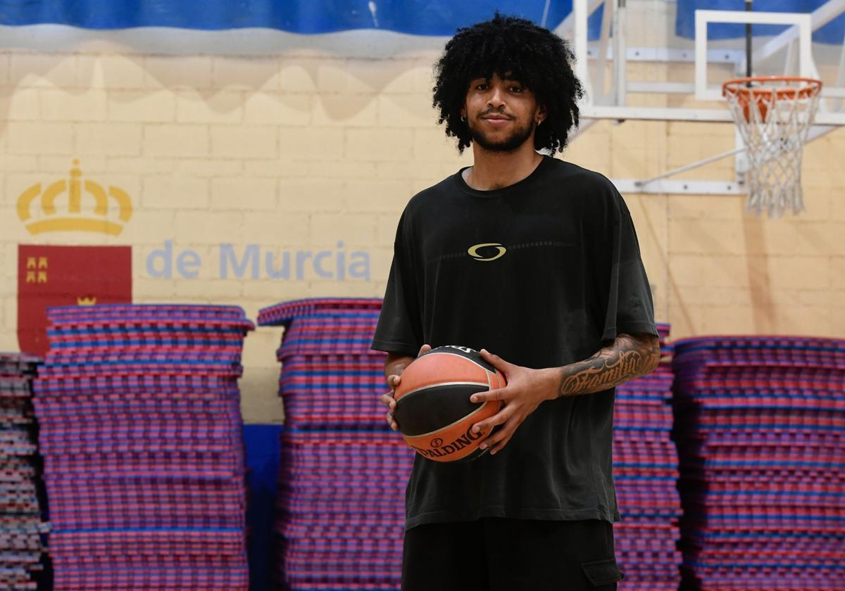 El murciano Izan Almansa confirma su candidatura al próximo Draft de la NBA