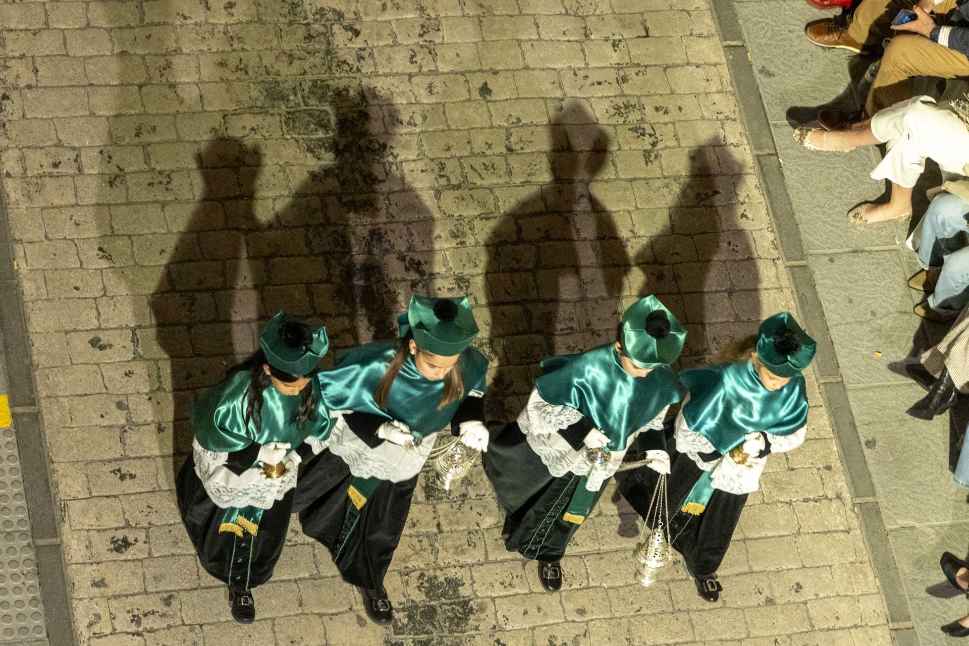 La procesión del Prendimiento de los californios, en imágenes