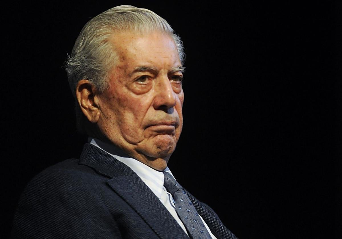 Mario Vargas Llosa, retratado en su visita a Murcia en 2011.
