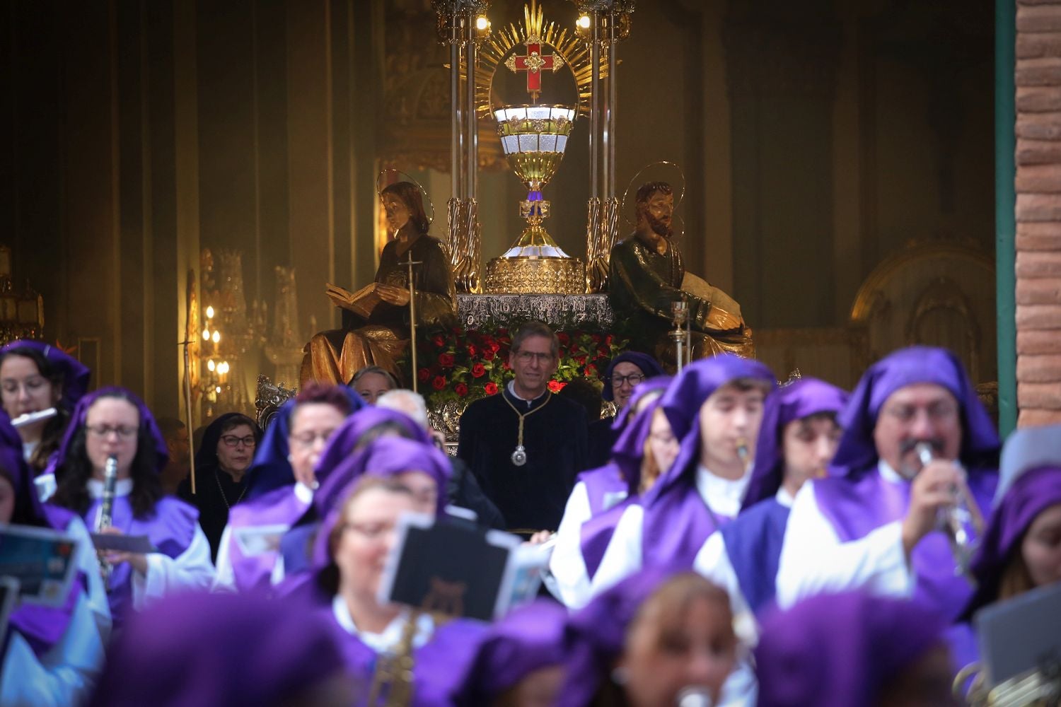 La procesión del Santo Entierro en Cartagena, en imágenes