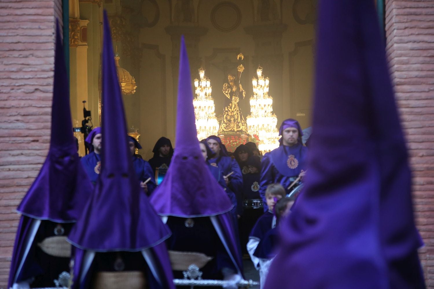 La procesión del Santo Entierro en Cartagena, en imágenes