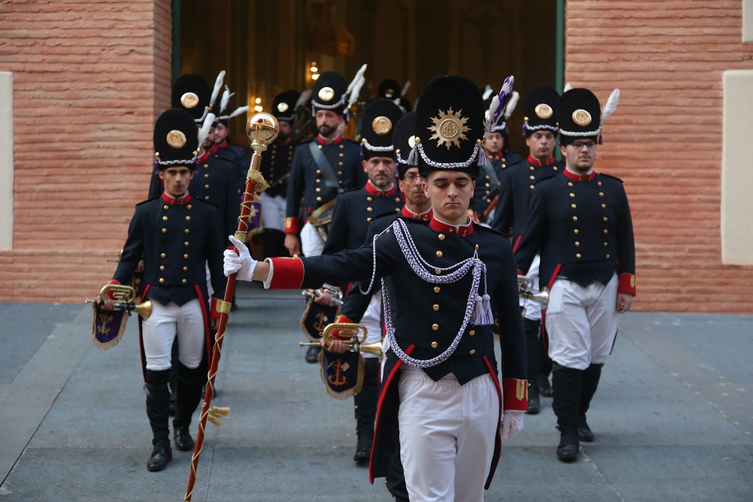 La procesión del Santo Entierro en Cartagena, en imágenes