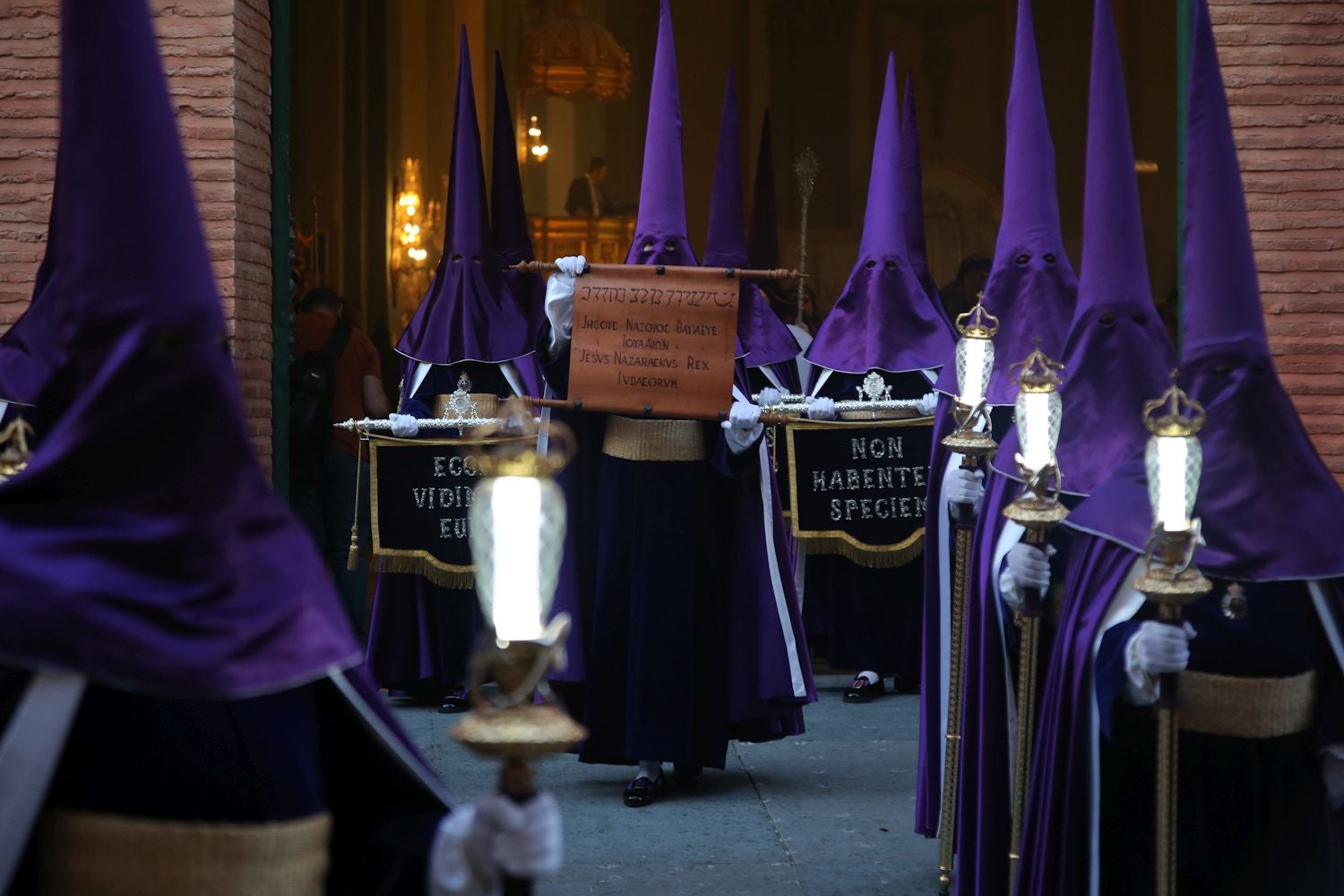 La procesión del Santo Entierro en Cartagena, en imágenes