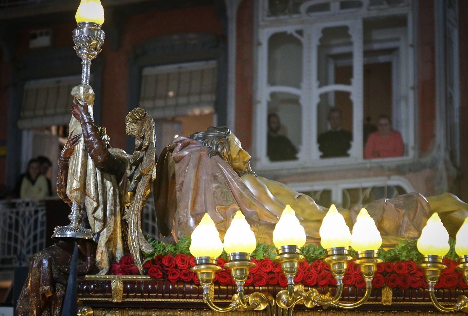 La procesión del Santo Entierro en Cartagena, en imágenes