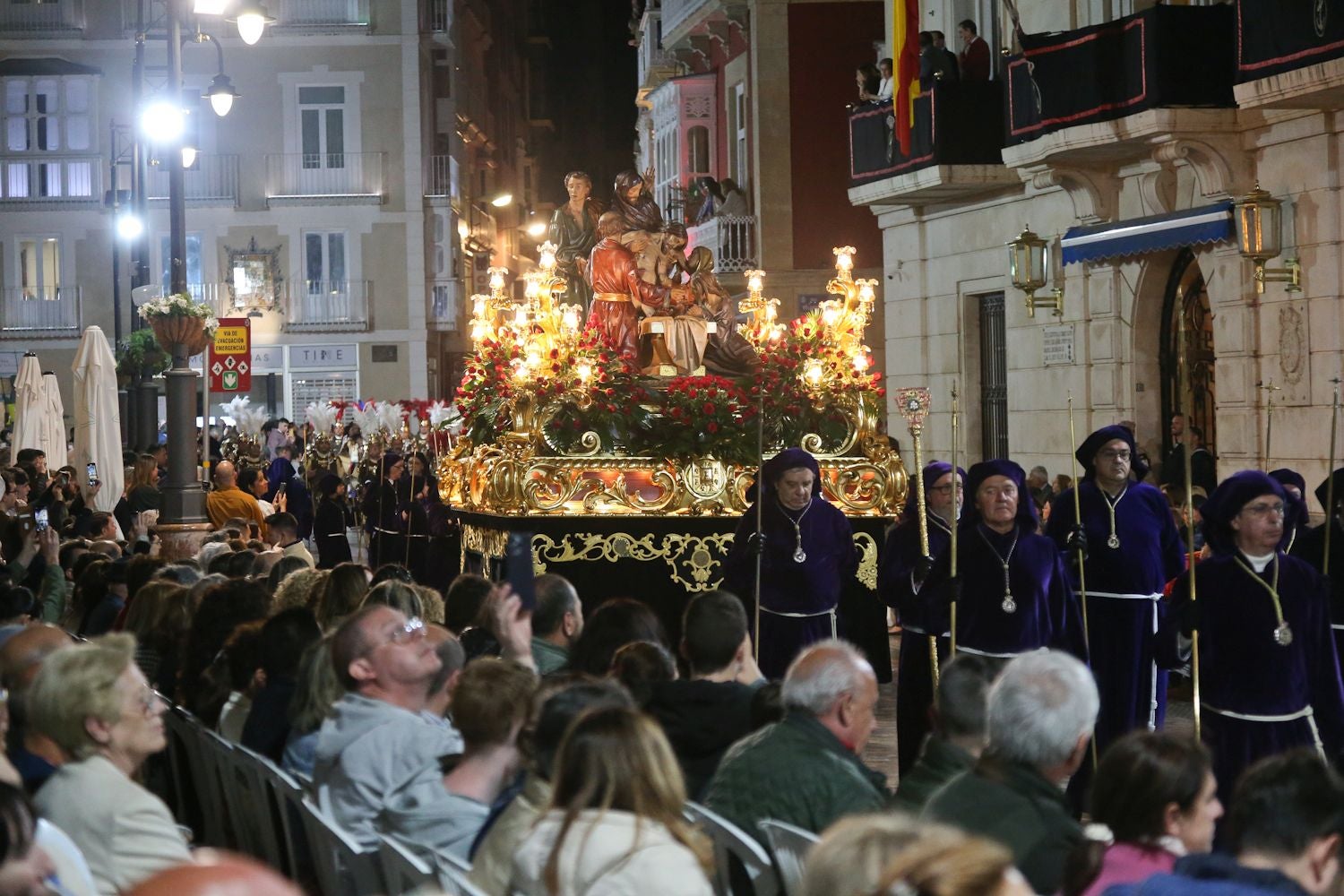 La procesión del Santo Entierro en Cartagena, en imágenes