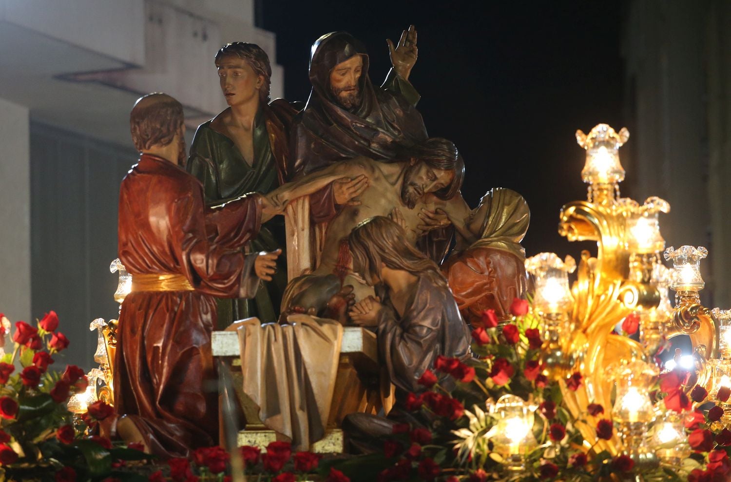 La procesión del Santo Entierro en Cartagena, en imágenes