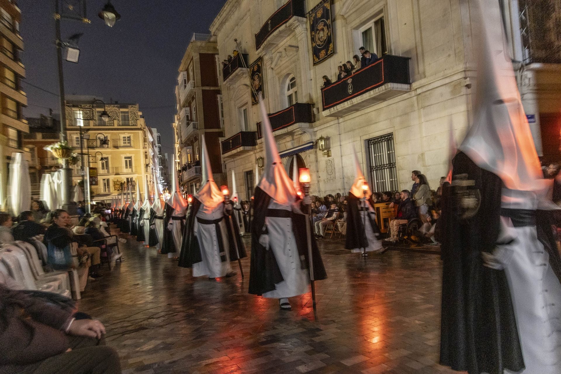 Las imágenes de los cortejos californios del Jueves Santo en Cartagena