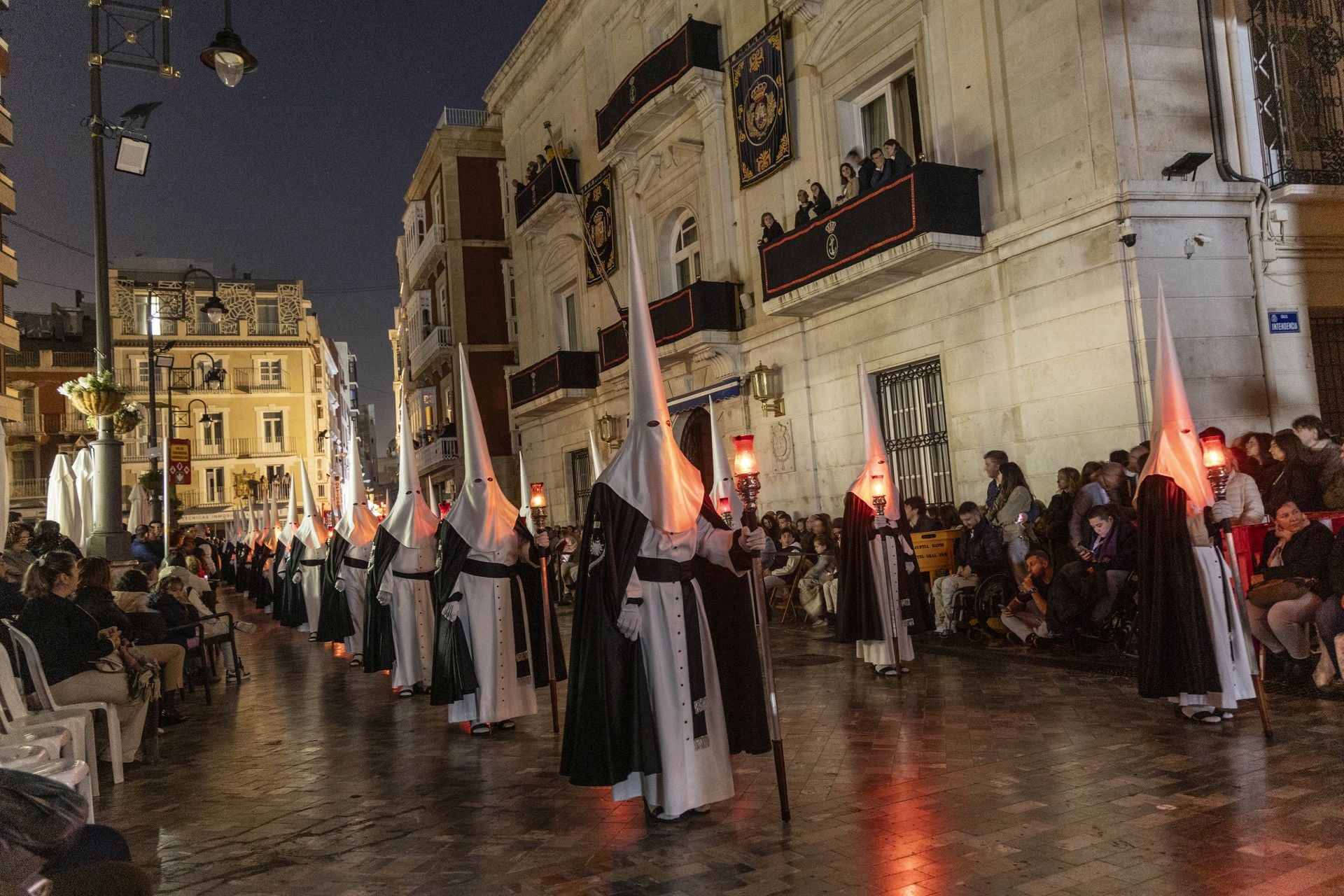 Las imágenes de los cortejos californios del Jueves Santo en Cartagena
