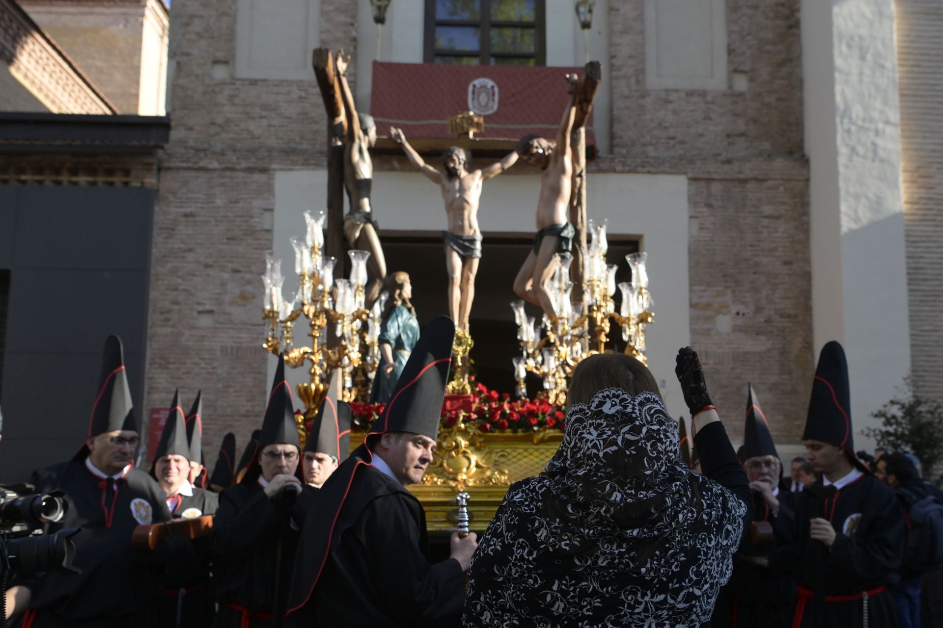 La procesión de la Soledad del Calvario en Murcia, en imágenes
