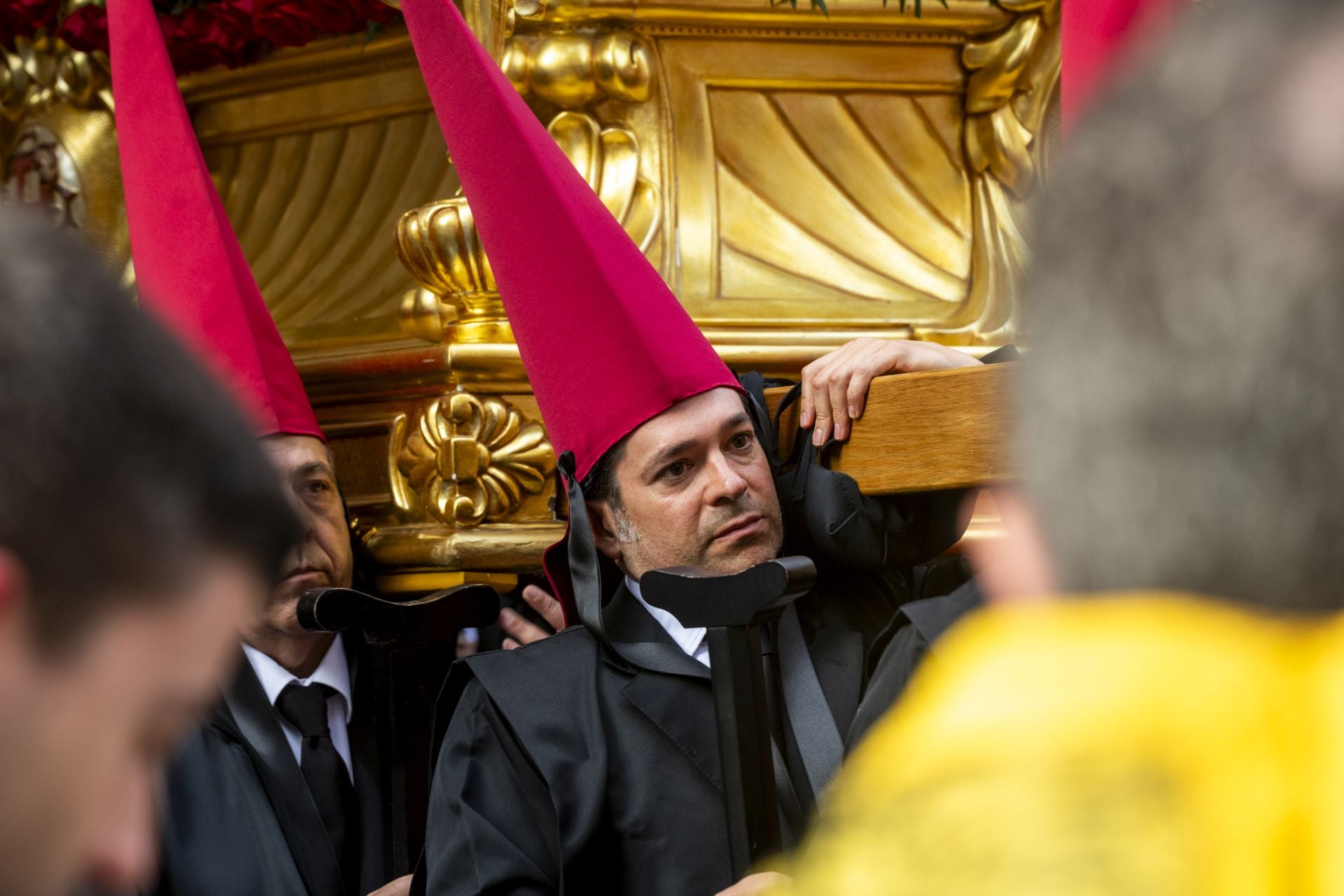 Luto en las calles de Murcia en el Viernes Santo