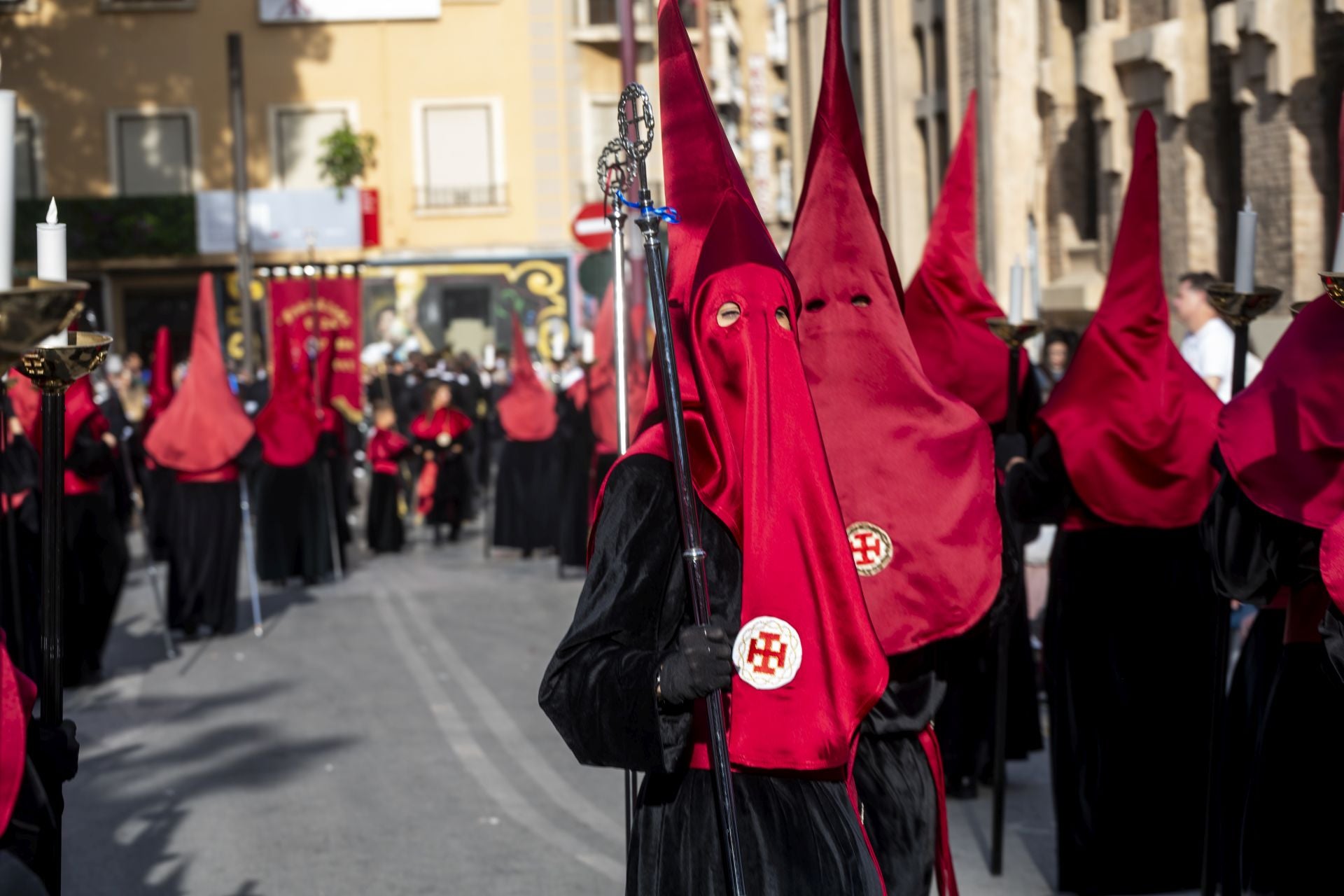 Luto en las calles de Murcia en el Viernes Santo