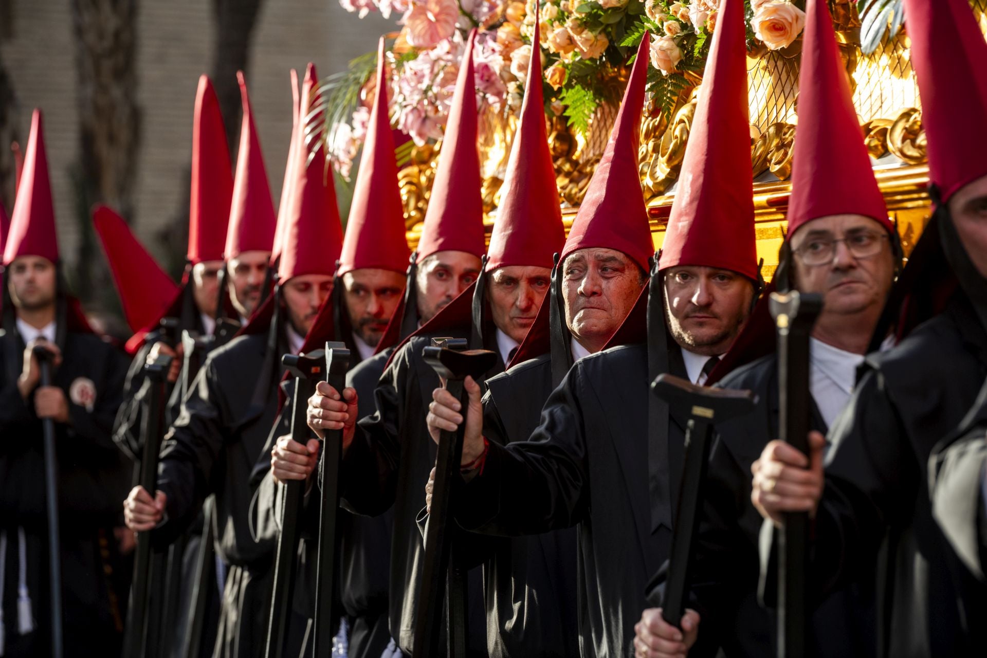 Luto en las calles de Murcia en el Viernes Santo