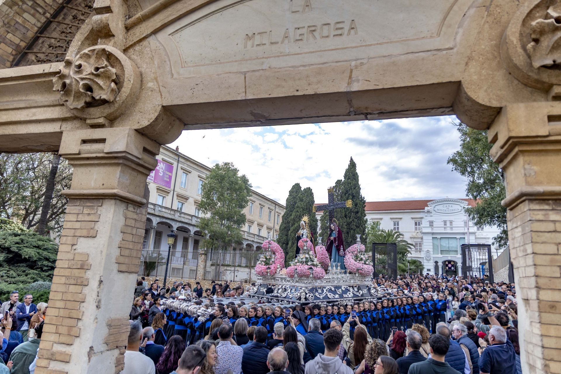 En imágenes, las procesiones de la Vera Cruz y las Santas Mujeres en Cartagena