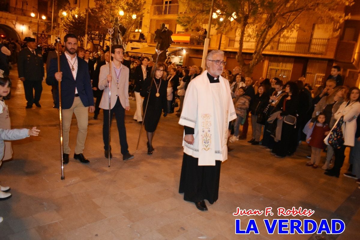 La Virgen Blanca reina en el atardecer de Jueves Santo en Caravaca de la Cruz