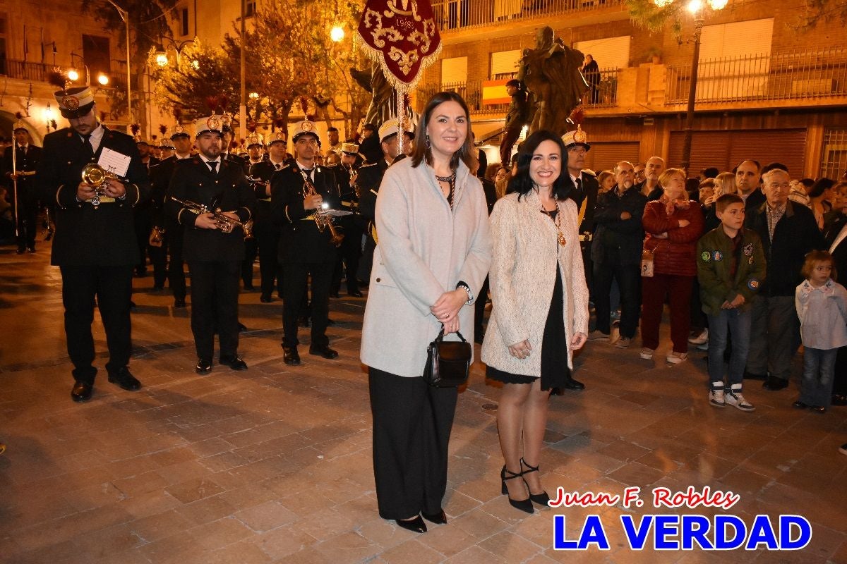 La Virgen Blanca reina en el atardecer de Jueves Santo en Caravaca de la Cruz