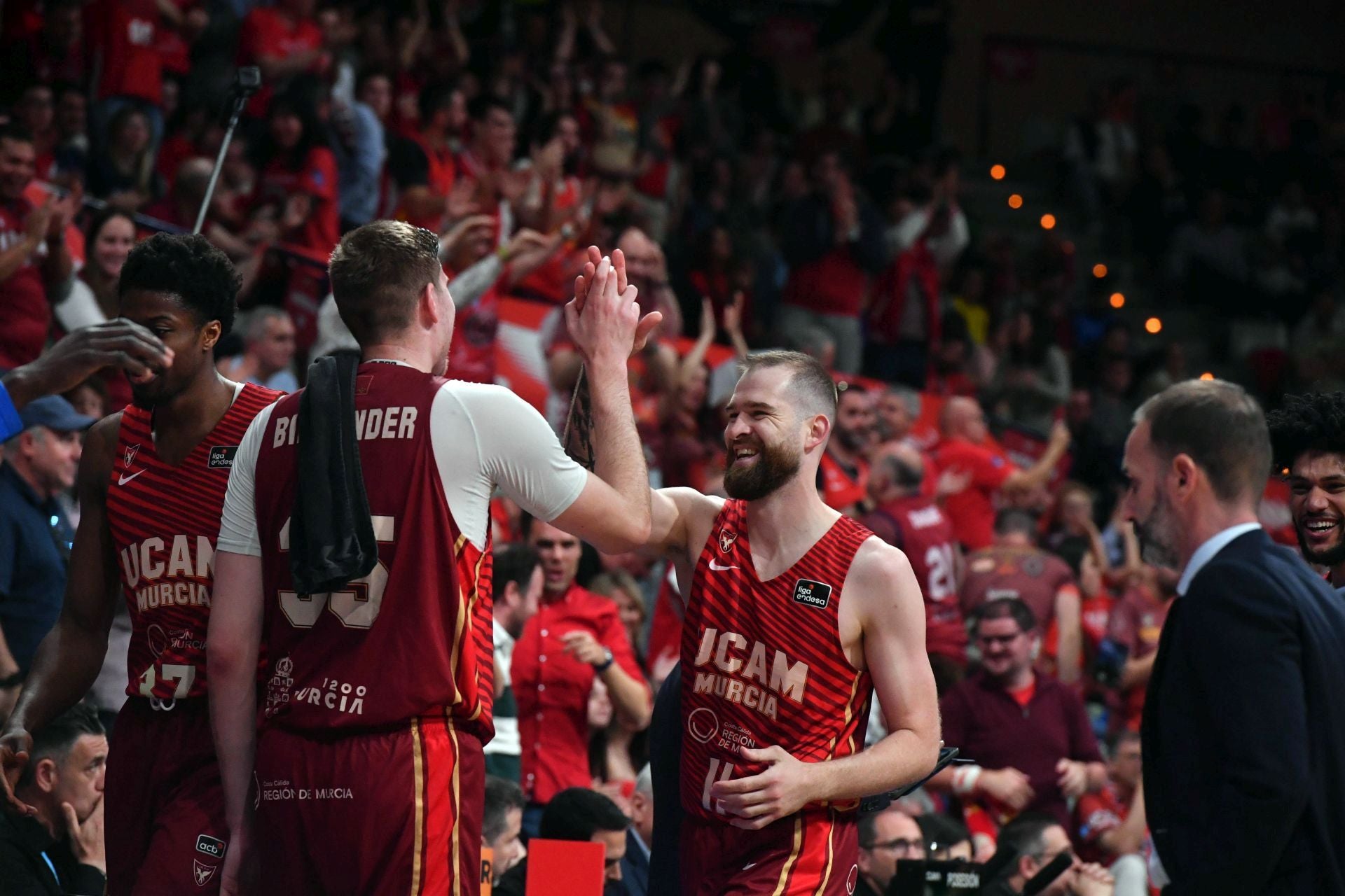 En imágenes, la victoria del UCAM Murcia ante Joventut