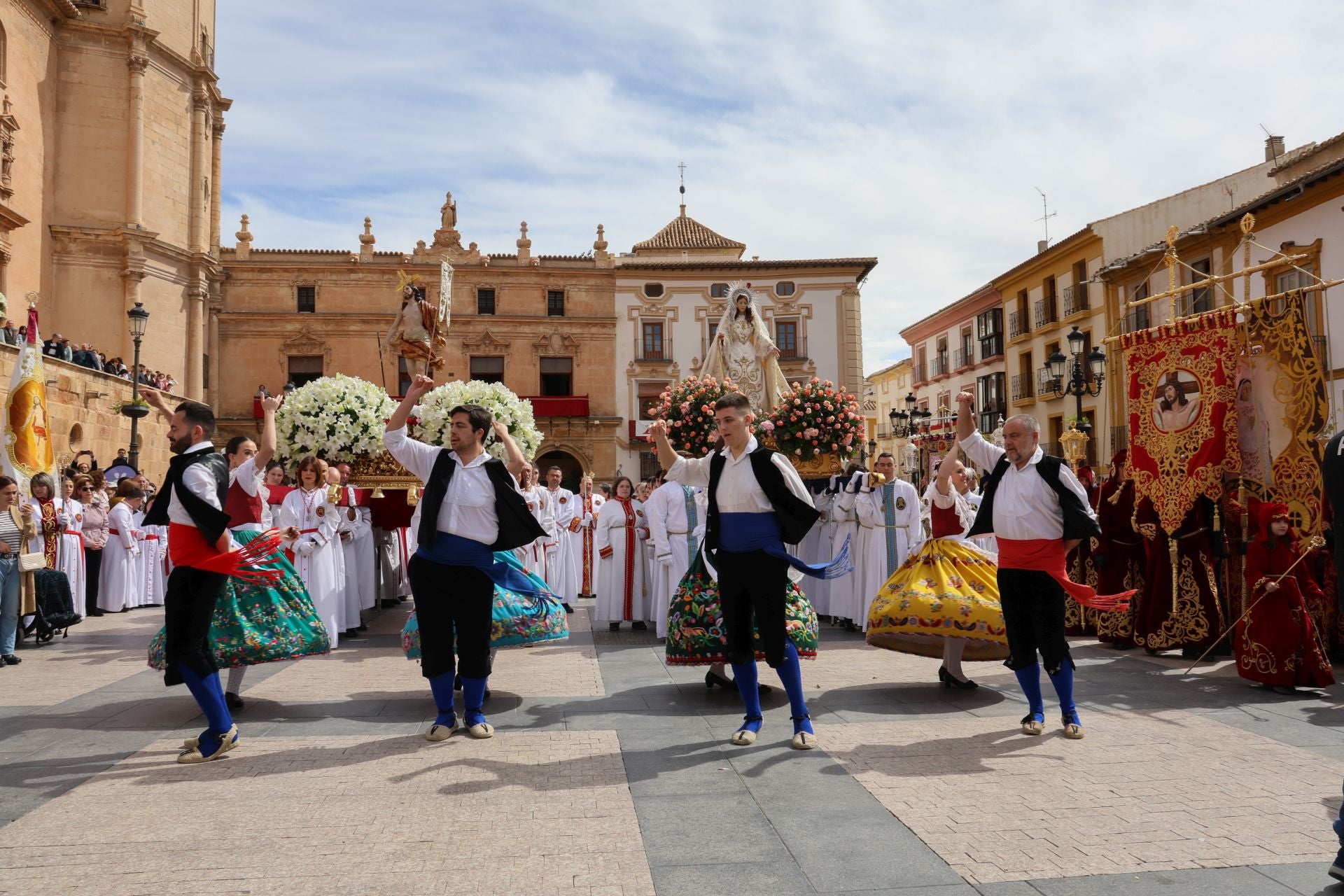 En imágenes, la procesión del Domingo de Resurrección en Lorca