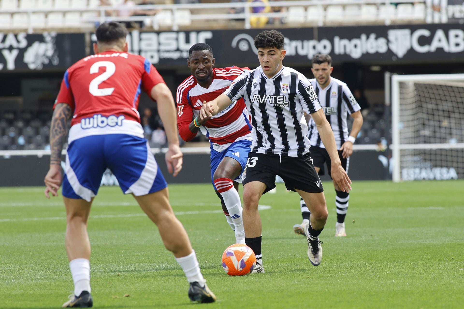 La derrota del Cartagena frente al Granada, en imágenes