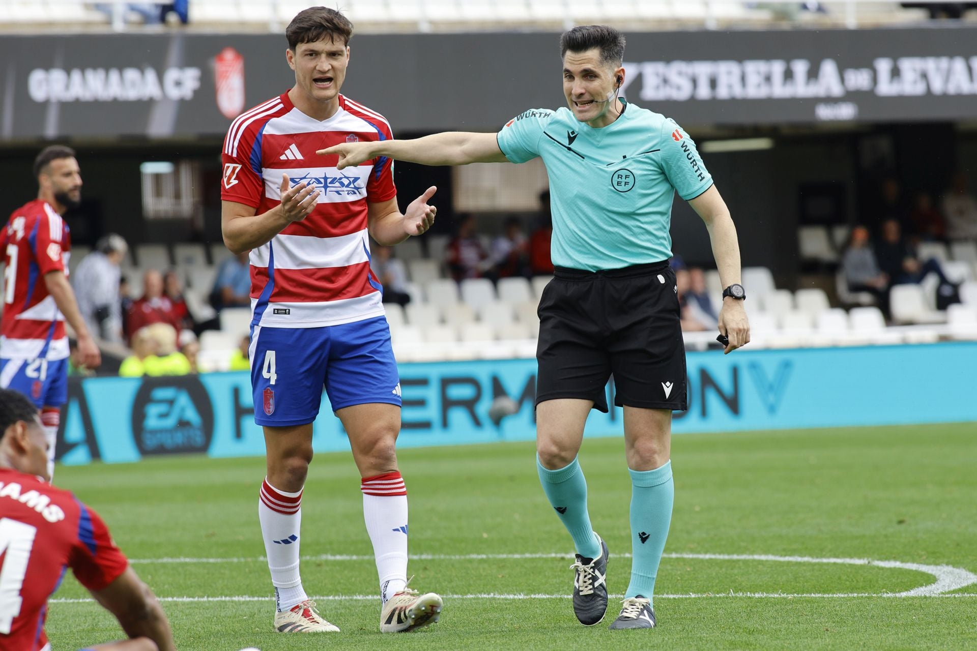 La derrota del Cartagena frente al Granada, en imágenes
