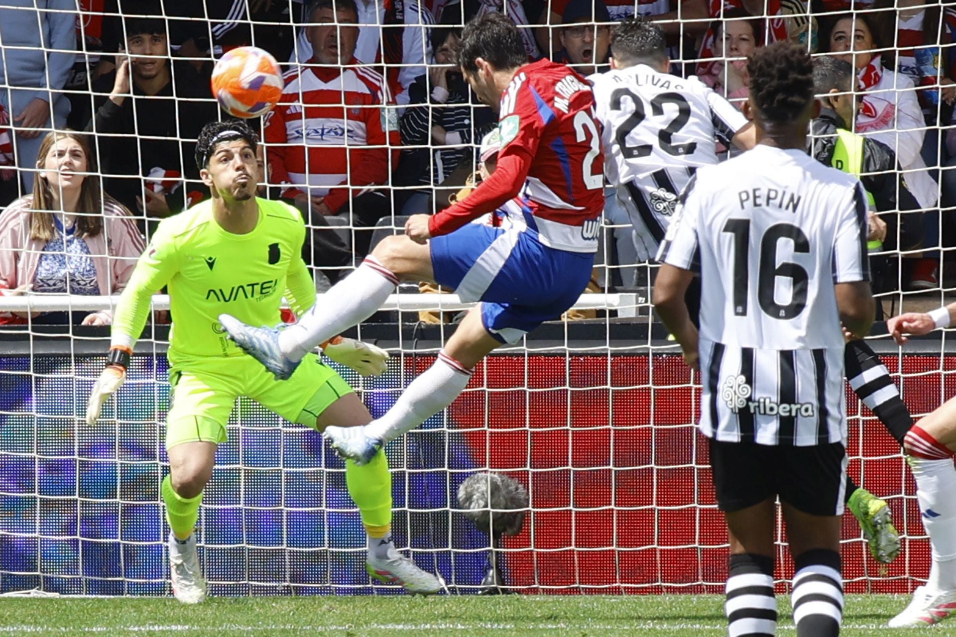 La derrota del Cartagena frente al Granada, en imágenes