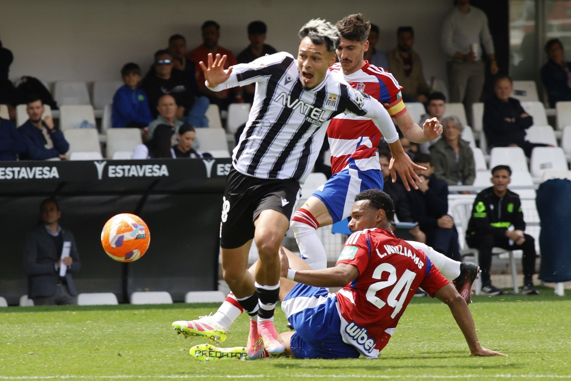 La derrota del Cartagena frente al Granada, en imágenes