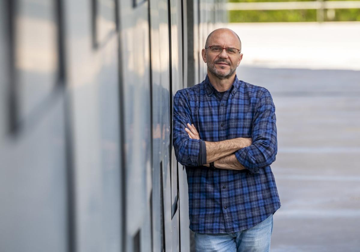 José María Abellán Perpiñán: «Ha faltado una estrategia de gestión en la sanidad regional»
