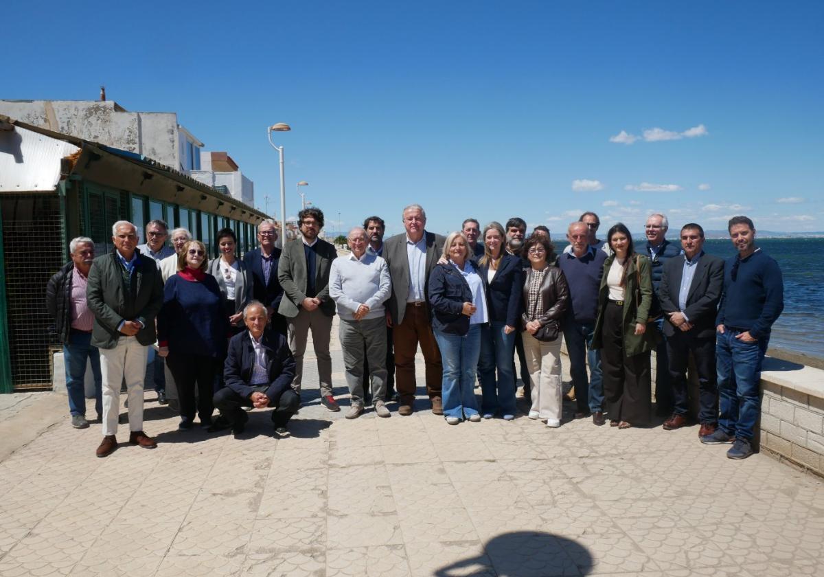 El PP reafirma su «frente común» con los vecinos afectados por la Ley de Costas