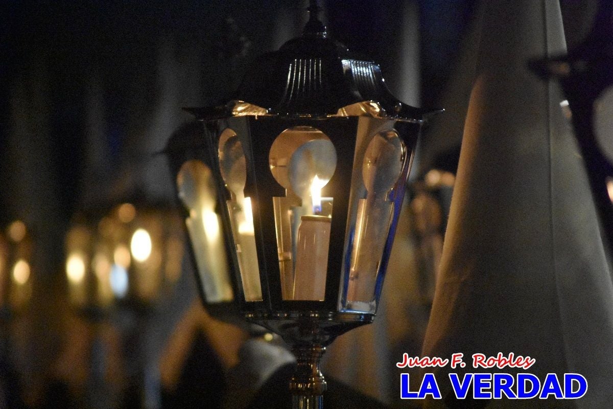 El Silencio inunda de solemnidad Caravaca de la Cruz en la noche de Jueves Santo