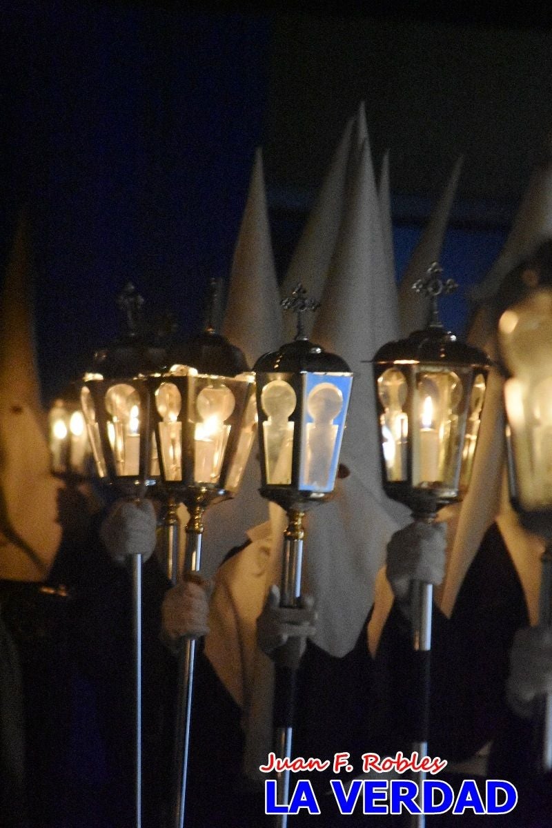 El Silencio inunda de solemnidad Caravaca de la Cruz en la noche de Jueves Santo