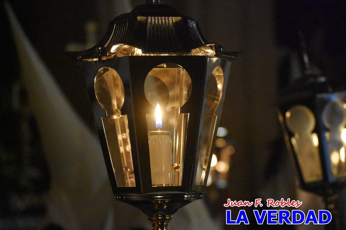 El Silencio inunda de solemnidad Caravaca de la Cruz en la noche de Jueves Santo